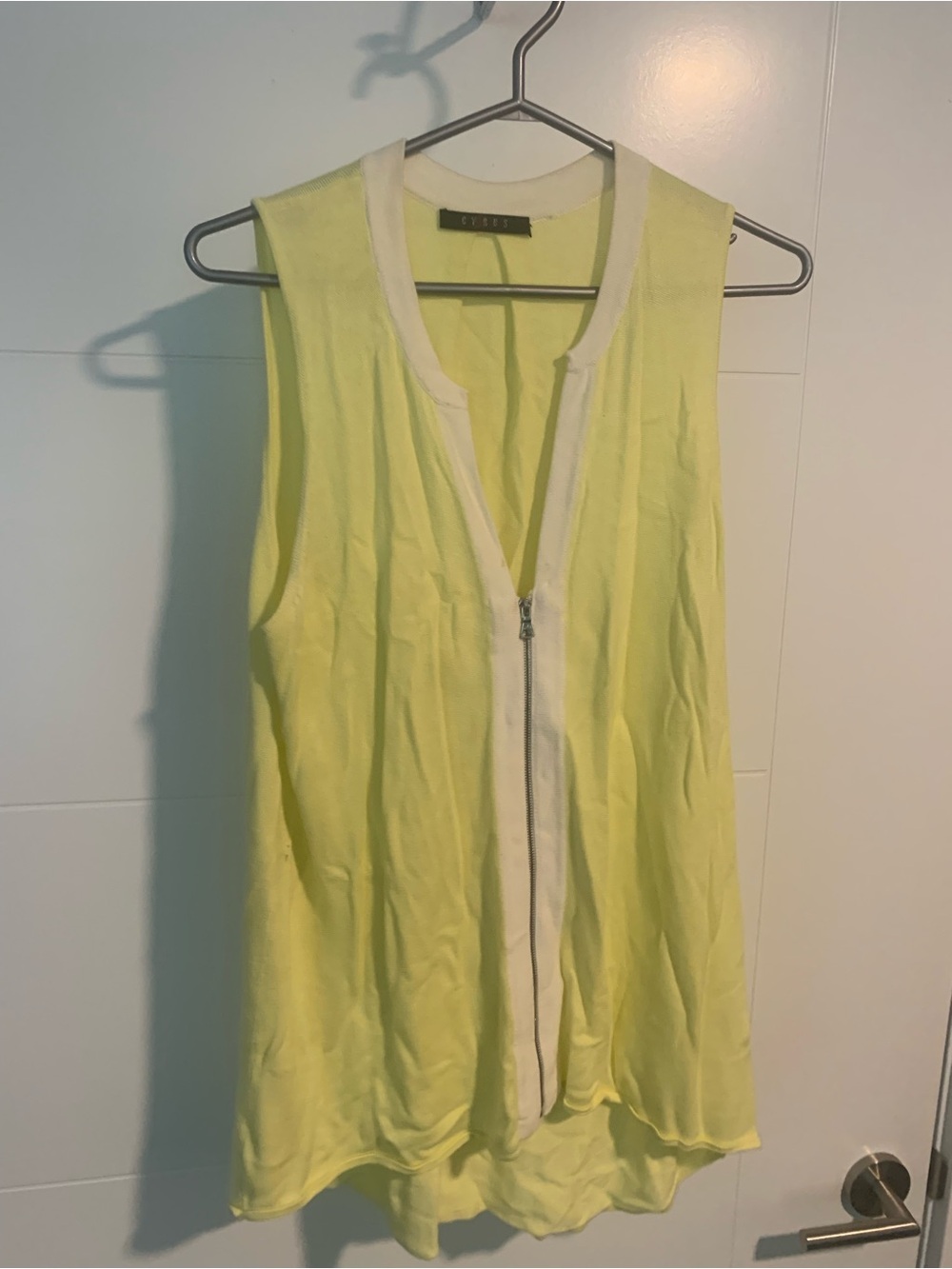 10/$20 Zara Yellow Sleeveless Zip-Front Top Paula